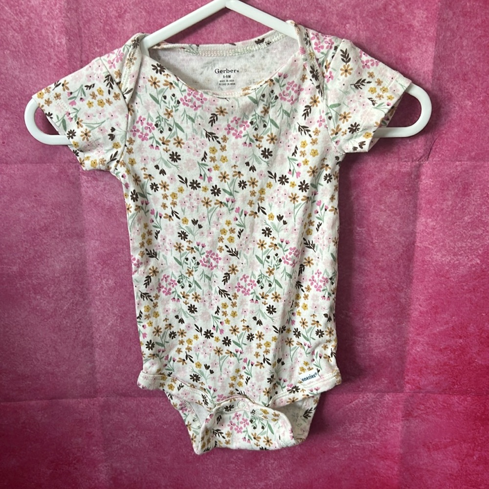 (3 for $10) 6-9 Month Baby Gerber Onesie